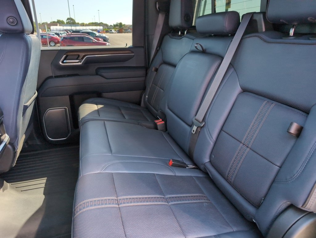 2024 Chevrolet Silverado High Country photo 11