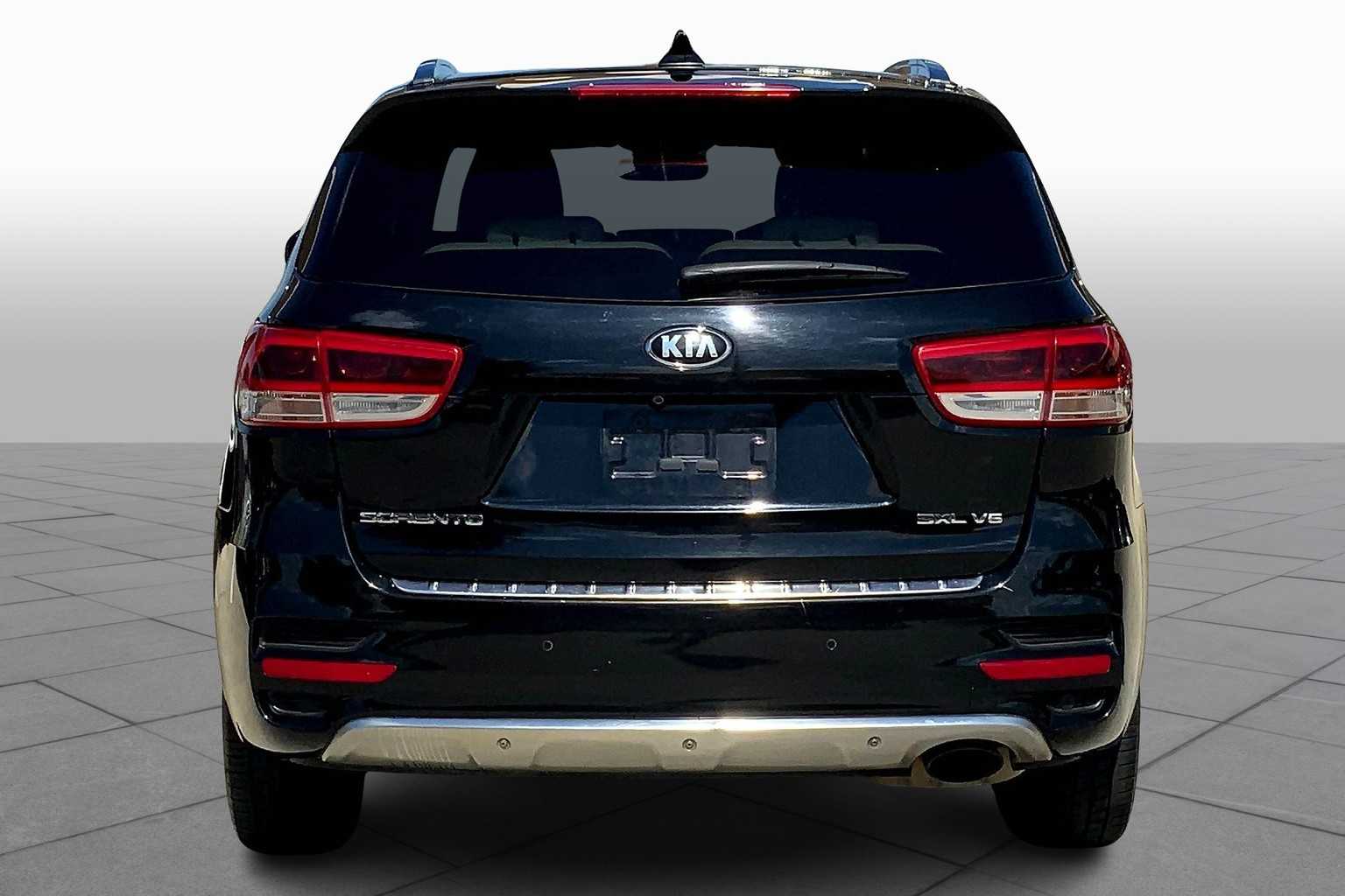 2016 Kia Sorento SX Limited photo 3