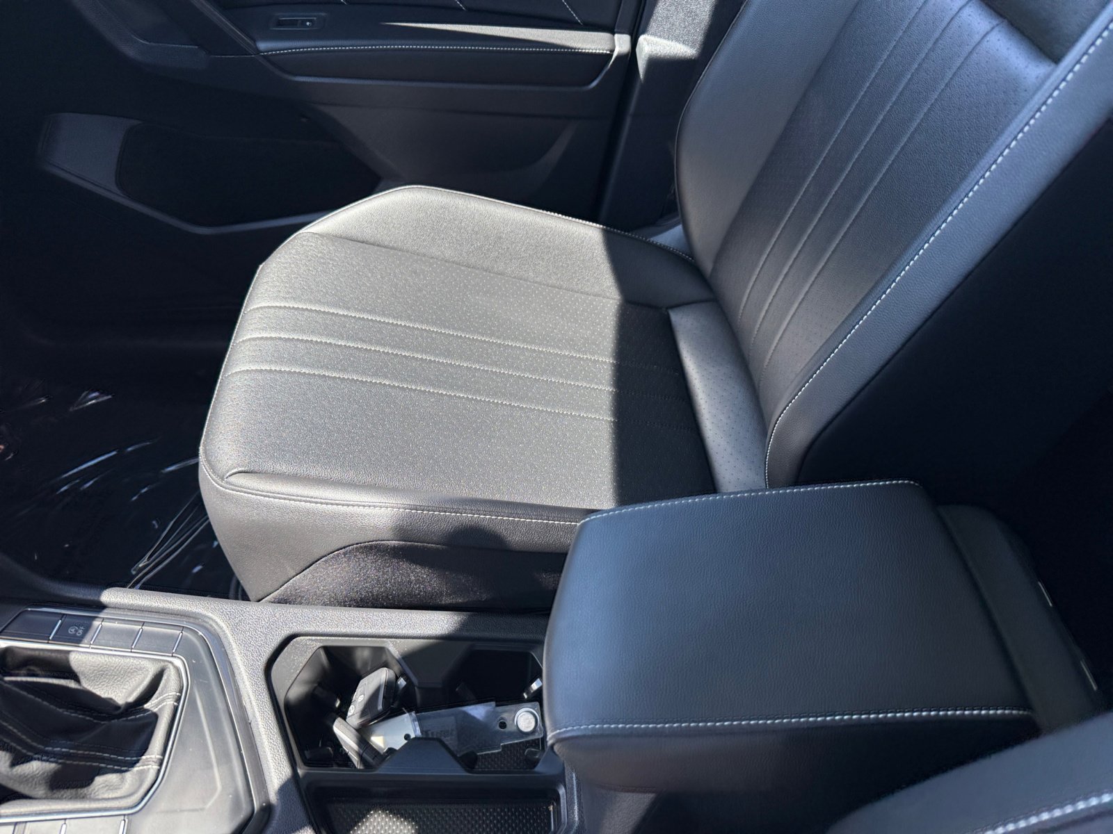2022 Volkswagen Tiguan SE photo 14
