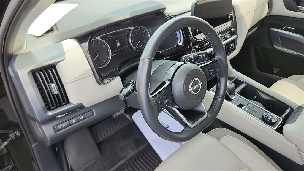 2022 Nissan Pathfinder SL photo 13