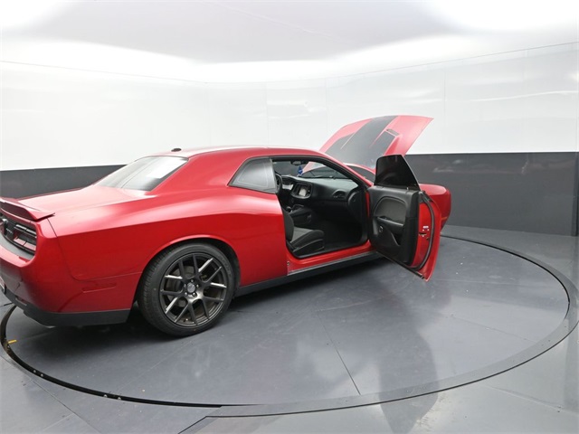 2016 Dodge Challenger SXT Plus photo 36
