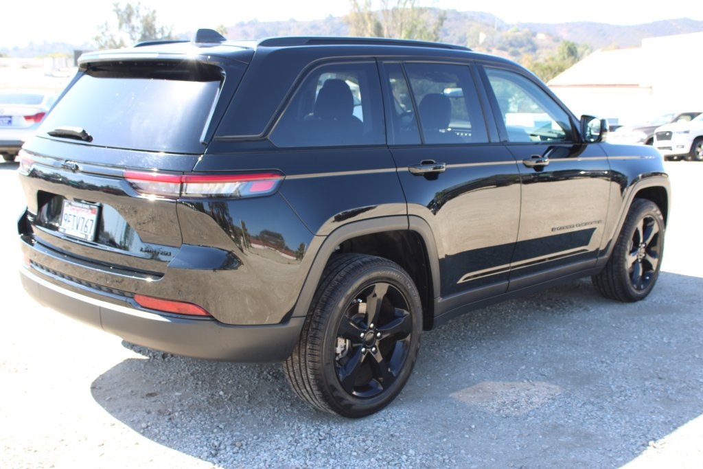 2023 Jeep Grand Cherokee Limited photo 4