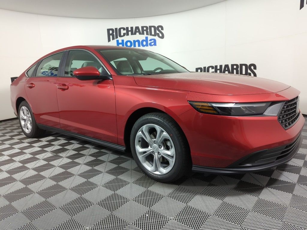 2025 Honda Accord LX 1.5T photo 7