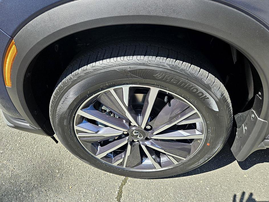 2026 Infiniti QX60 Luxe photo 17