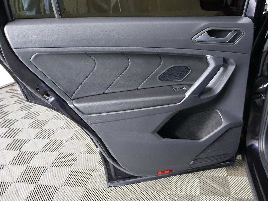 2020 Volkswagen Tiguan SEL Premium R-Line photo 27