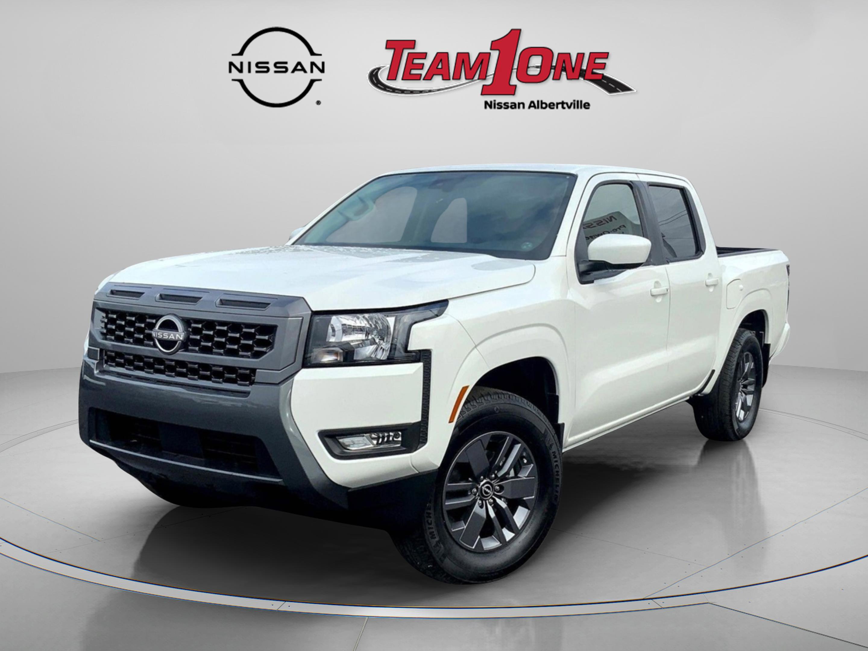 2025 Nissan Frontier SV Crew Cab photo 2