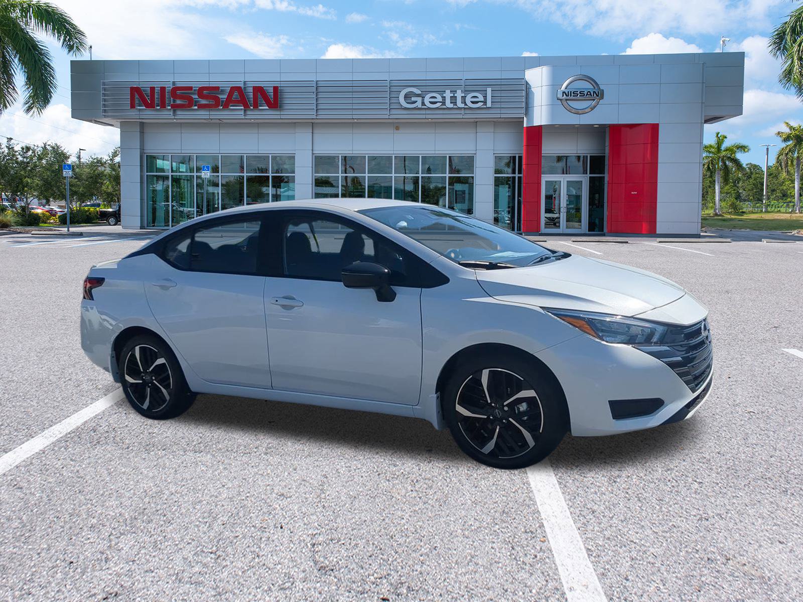 2025 Nissan Versa SR photo 2