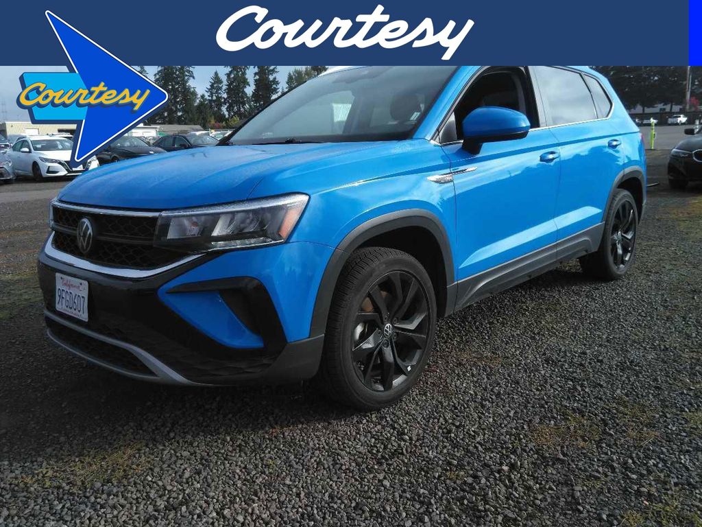 2023 Volkswagen Taos SE's photo