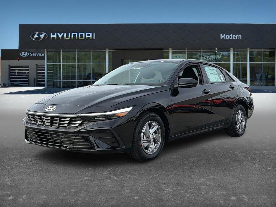 2026 Hyundai Elantra SE's photo