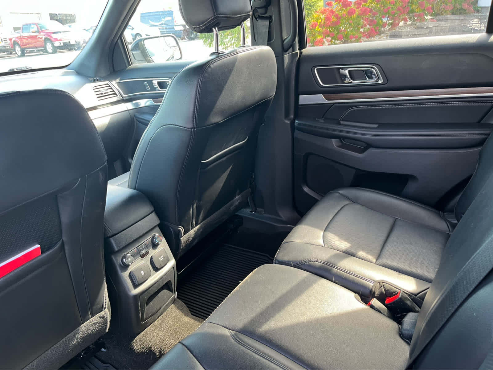 2017 Ford Explorer Limited photo 3