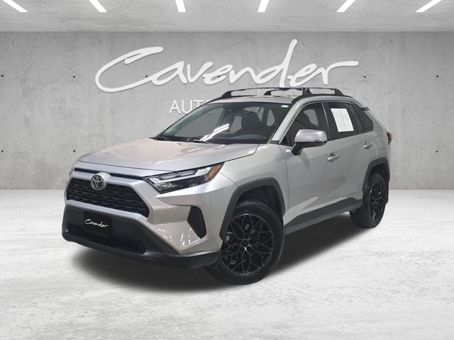 2023 Toyota RAV4 XLE's photo