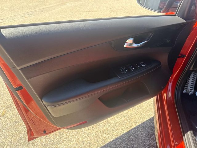 2023 Kia Forte GT-Line photo 17