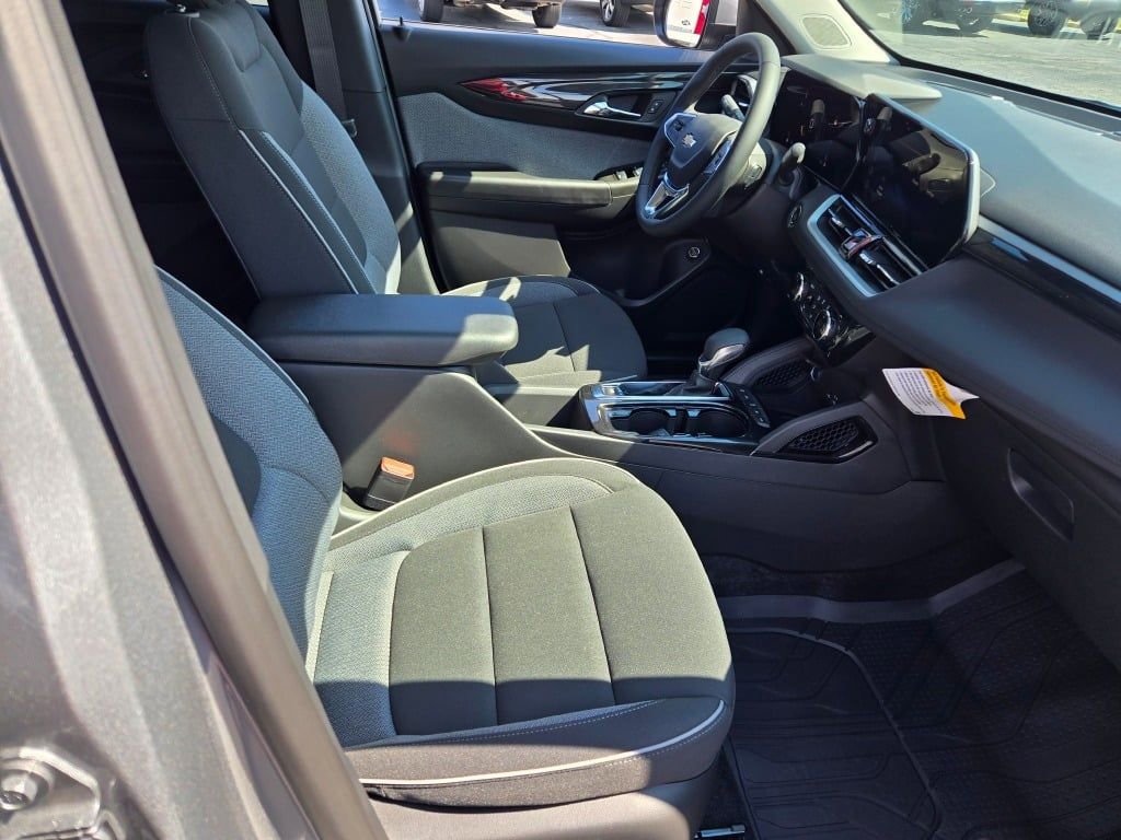 2026 Chevrolet Trailblazer LT photo 4