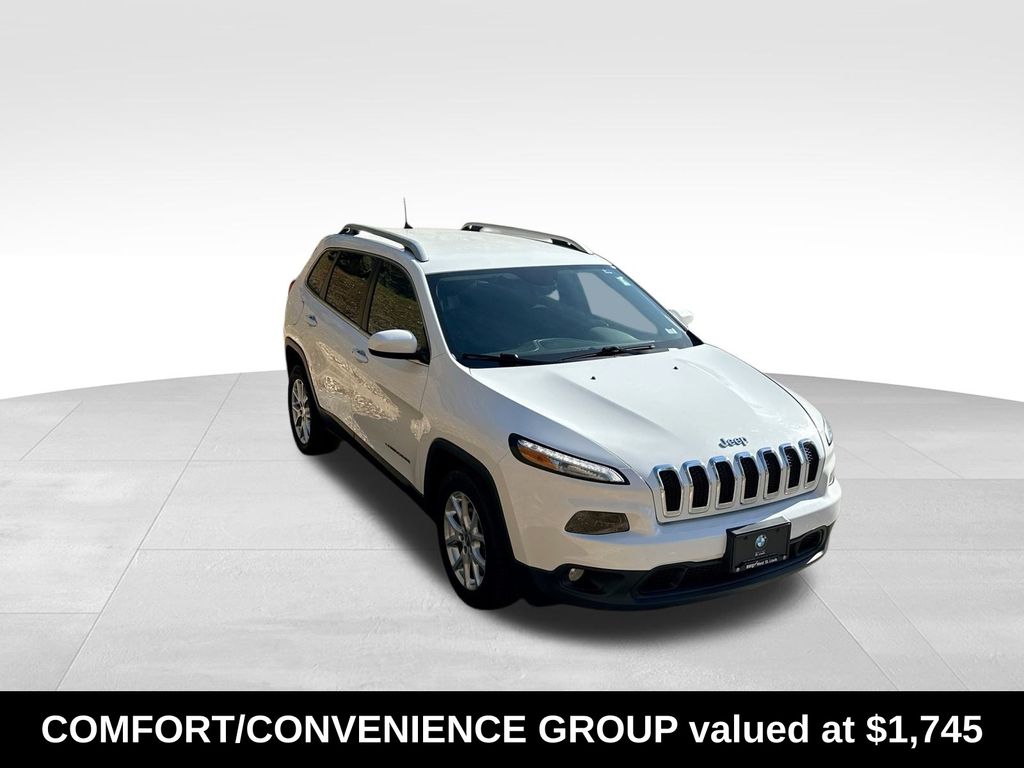 2016 Jeep Cherokee Latitude photo 2