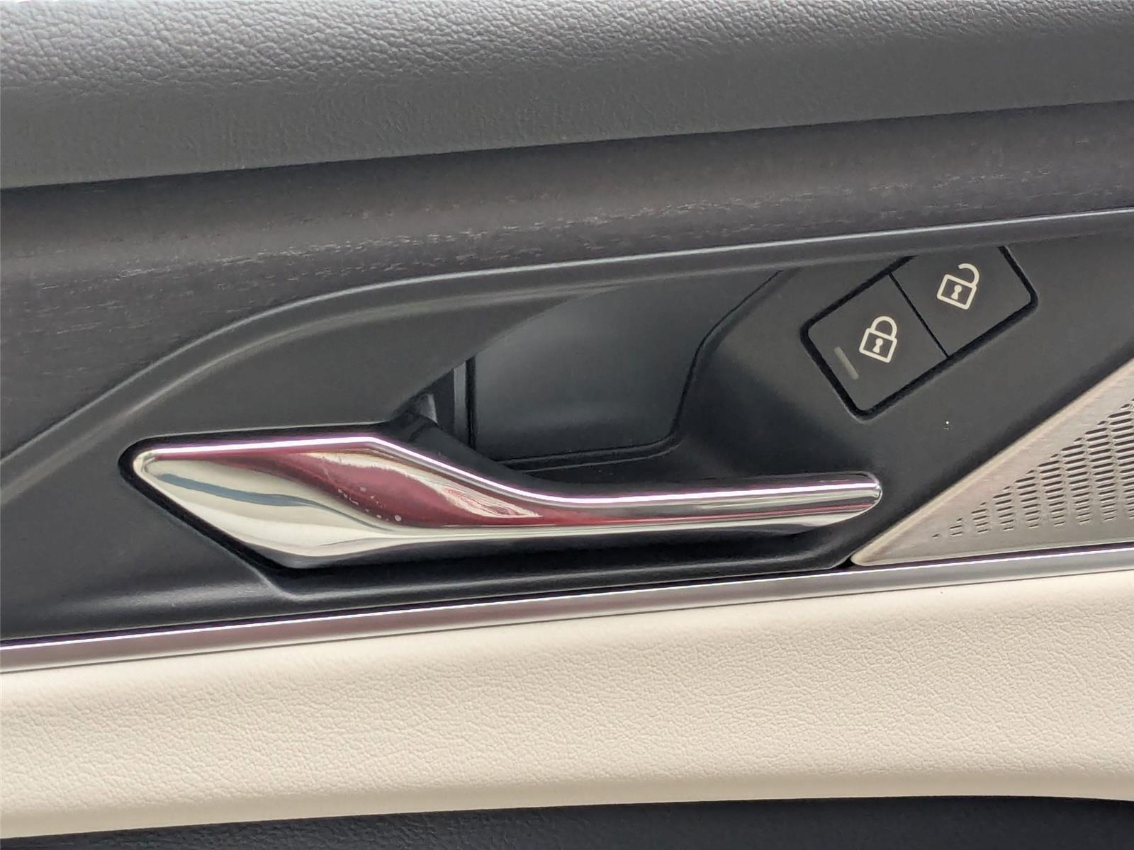 2026 Jaguar F-PACE P250 R-Dynamic S photo 12