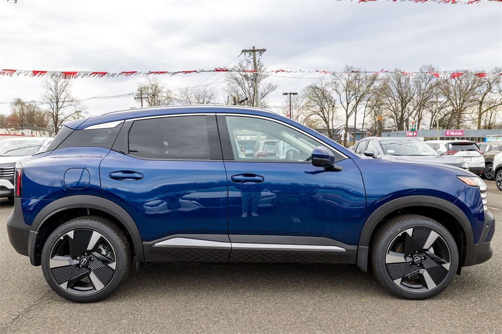 2025 Nissan Kicks SR photo 4
