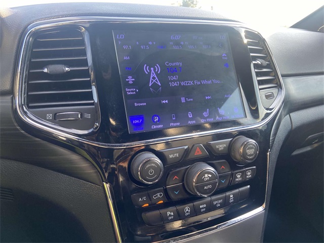 2019 Jeep Grand Cherokee Altitude photo 12