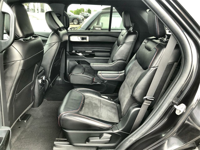 2024 Ford Explorer ST photo 14