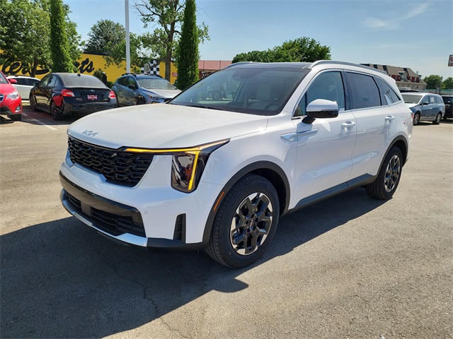 2025 Kia Sorento S photo 2