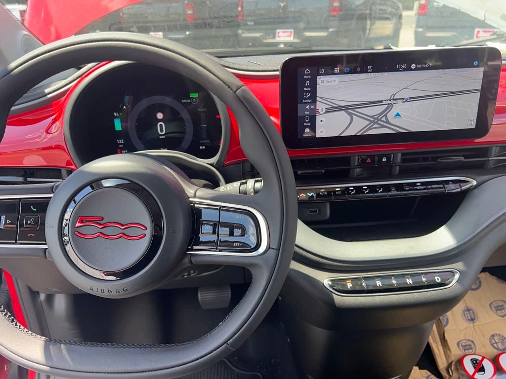 2024 Fiat 500e Red photo 3