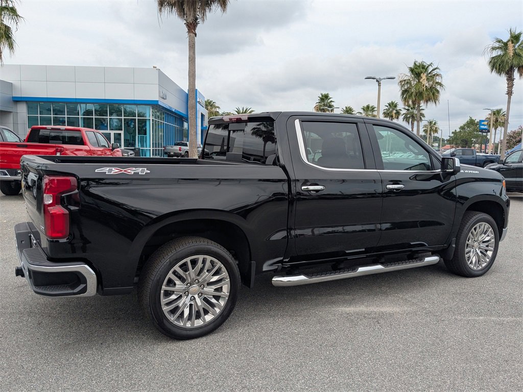 2025 Chevrolet Silverado 1500 LTZ photo 3