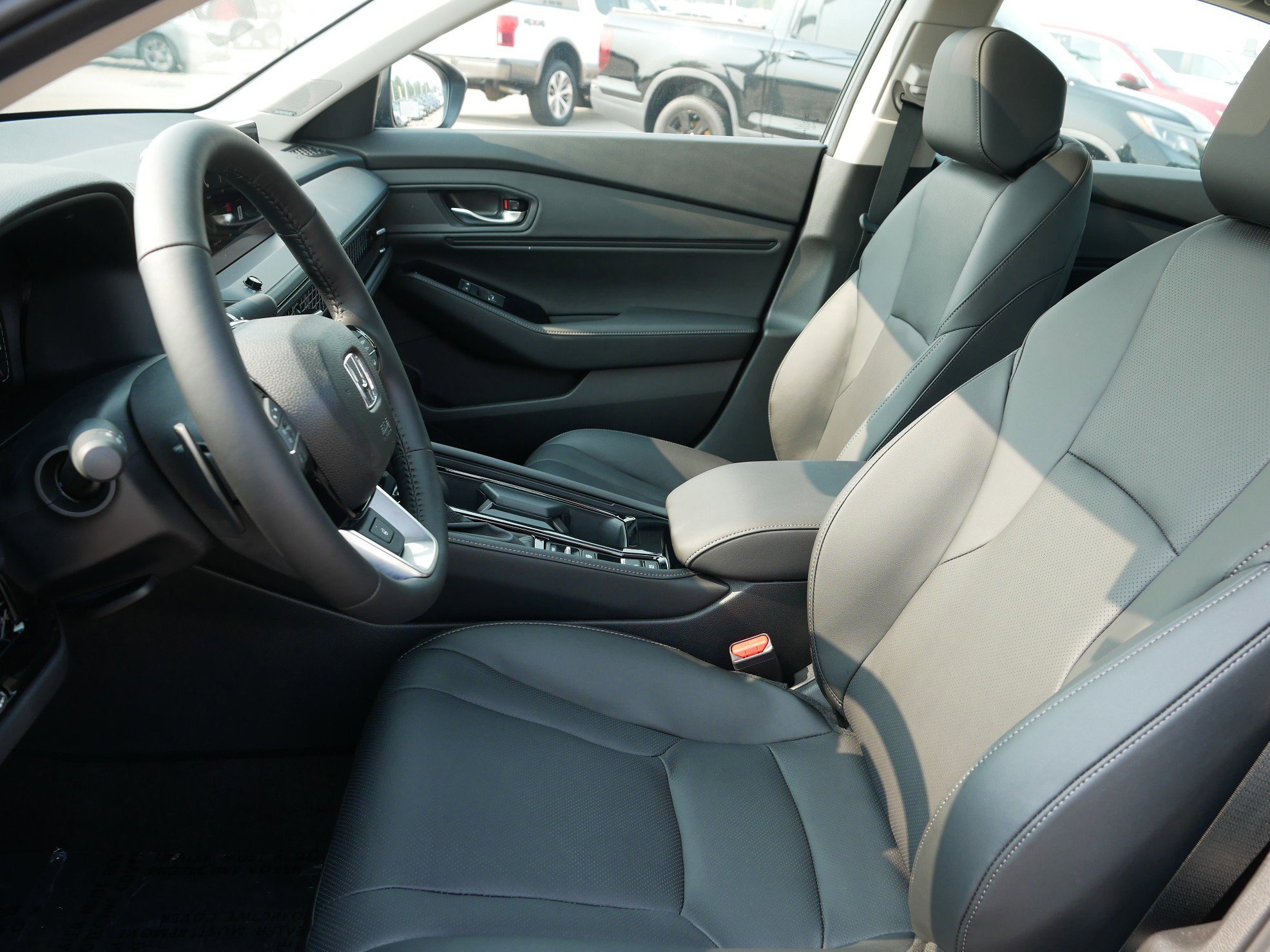 2025 Honda Accord Hybrid Touring photo 5