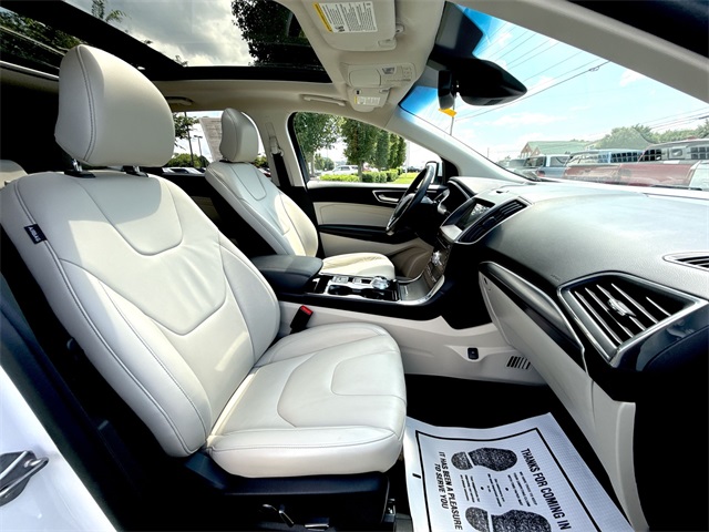 2019 Ford Edge Titanium photo 22