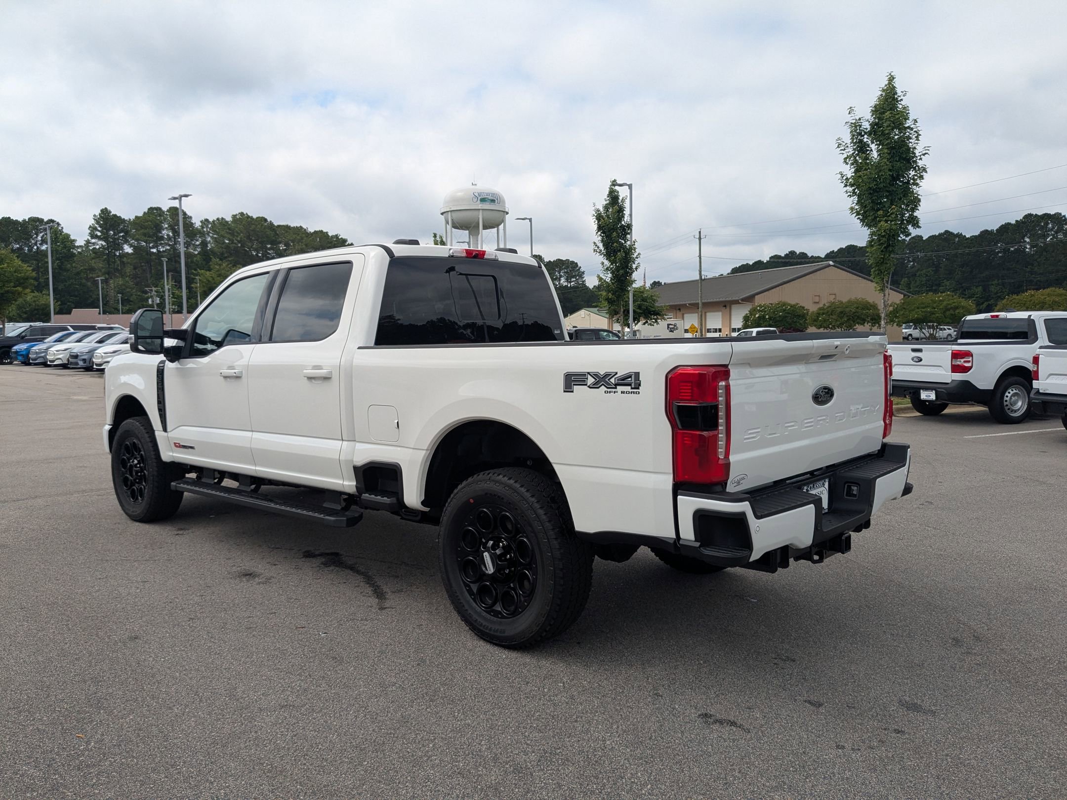 2025 Ford F-350 Lariat photo 9