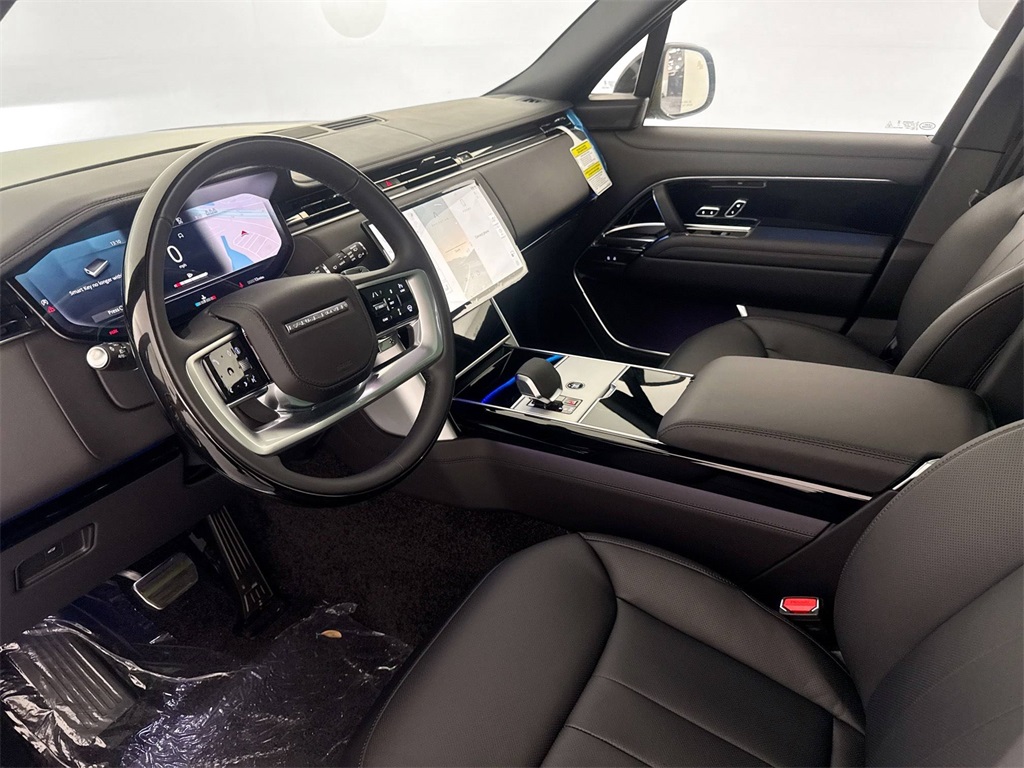 2025 Land Rover Range Rover SE photo 7