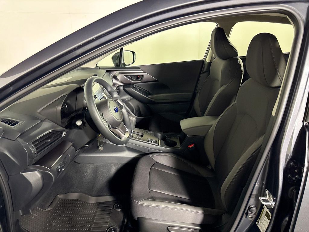 2025 Subaru Impreza Base photo 11