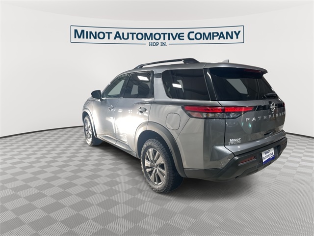 2025 Nissan Pathfinder SV photo 2
