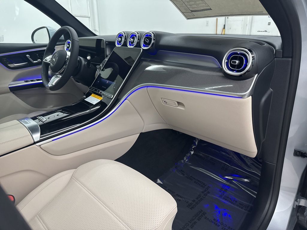 2026 Mercedes Benz GLC 300 photo 22