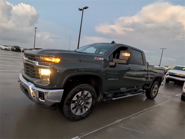 2025 Chevrolet Silverado 2500HD LT photo 4