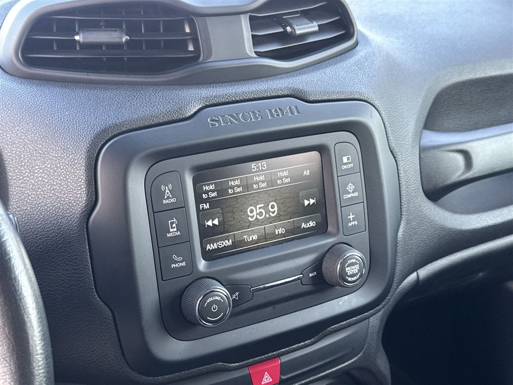 2017 Jeep Renegade Latitude North Edition photo 4