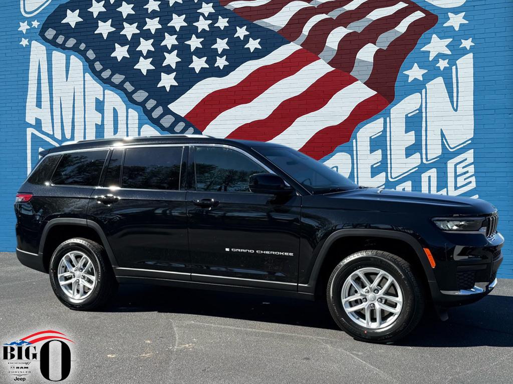 2025 Jeep Grand Cherokee L Laredo's photo