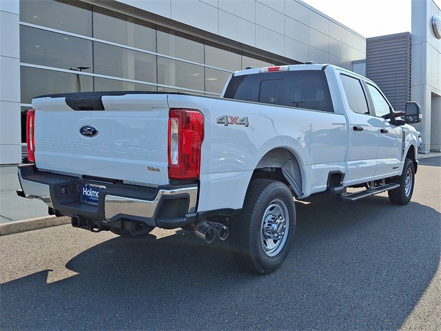 2025 Ford F-350 photo 5