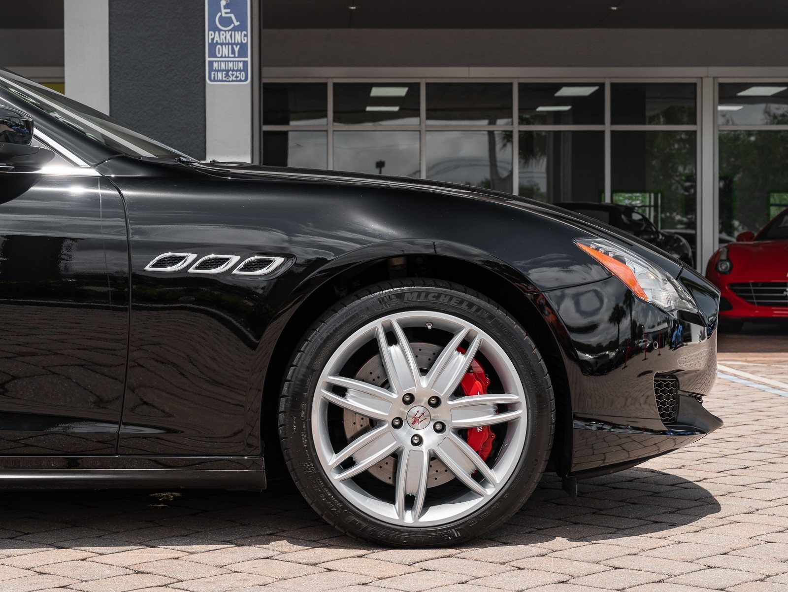 2014 Maserati Quattroporte GTS photo 27
