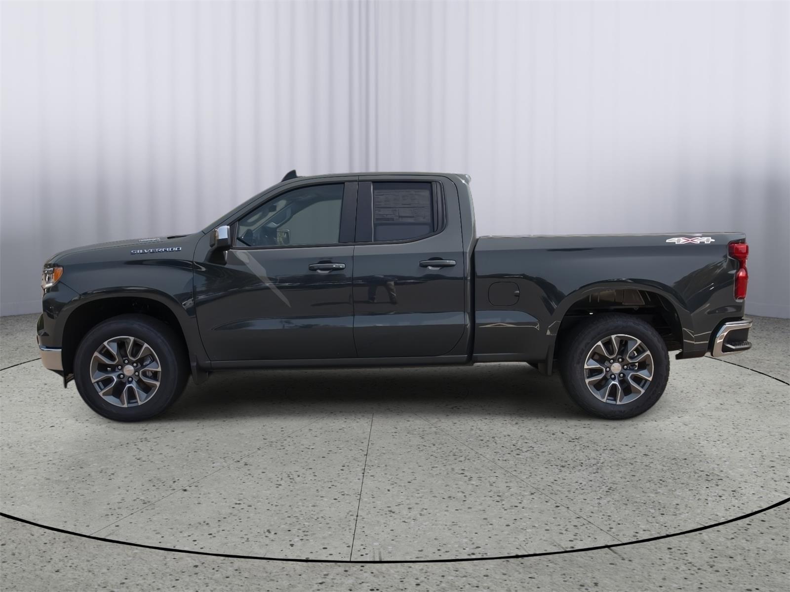 2025 Chevrolet Silverado 1500 LT photo 3