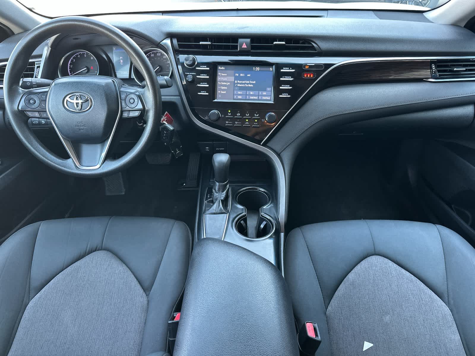 2018 Toyota Camry LE photo 12