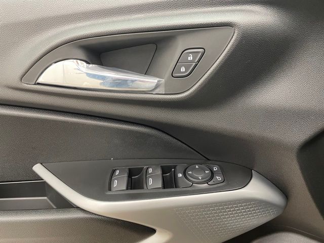 2026 Chevrolet Trax photo 3