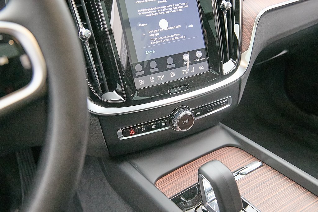 2026 VOLVO V60CC - Image 14