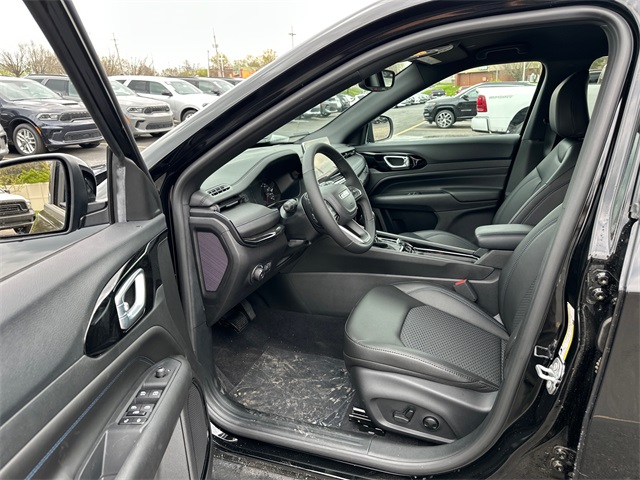 2025 Jeep Compass Latitude photo 33