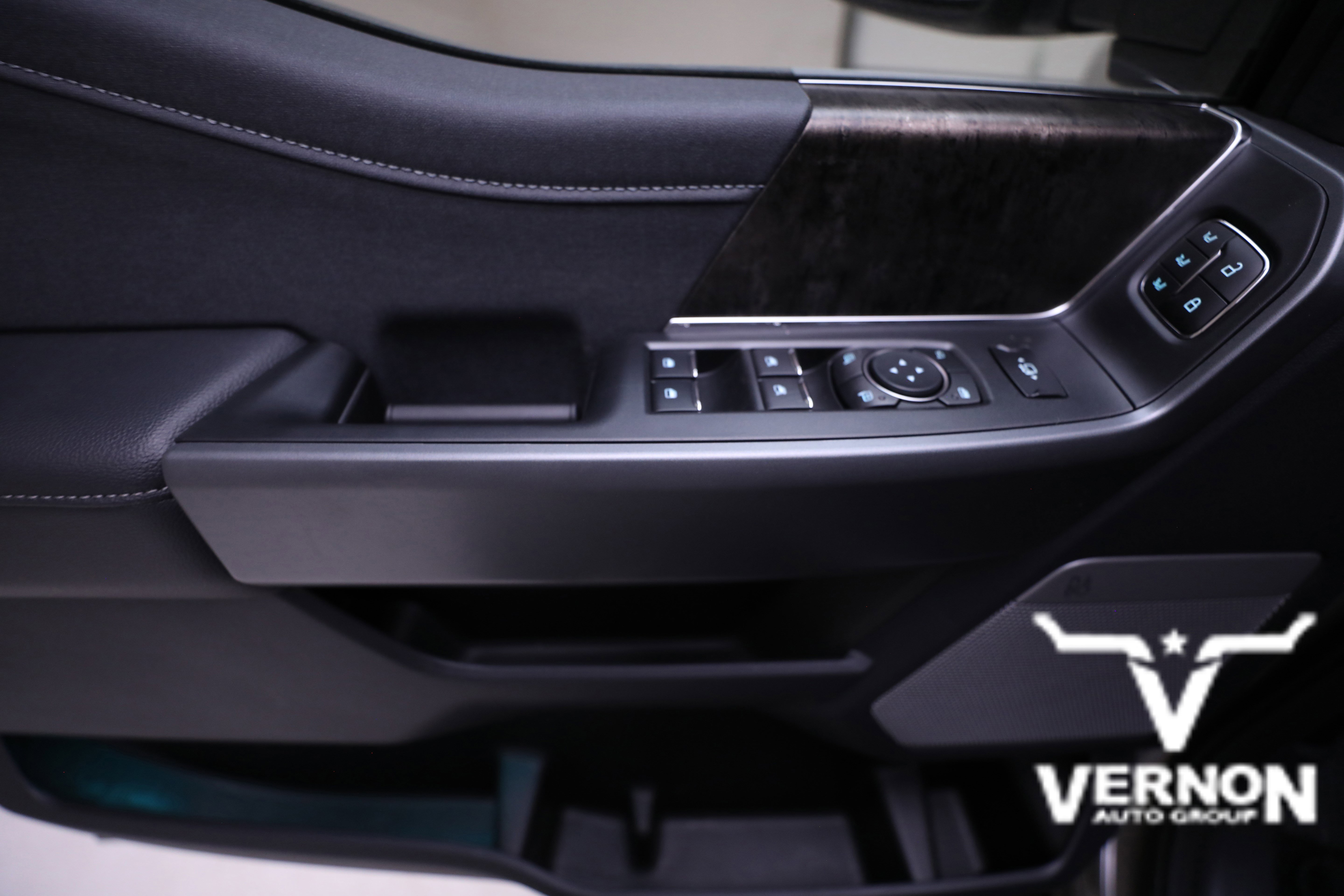 2026 Ford F-250 Lariat photo 2