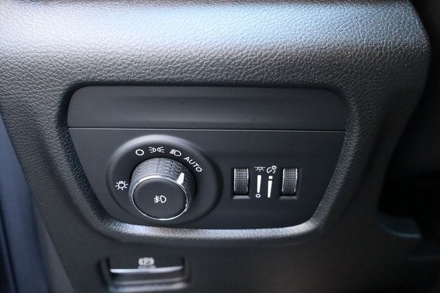 2025 Jeep Grand Cherokee Limited photo 12