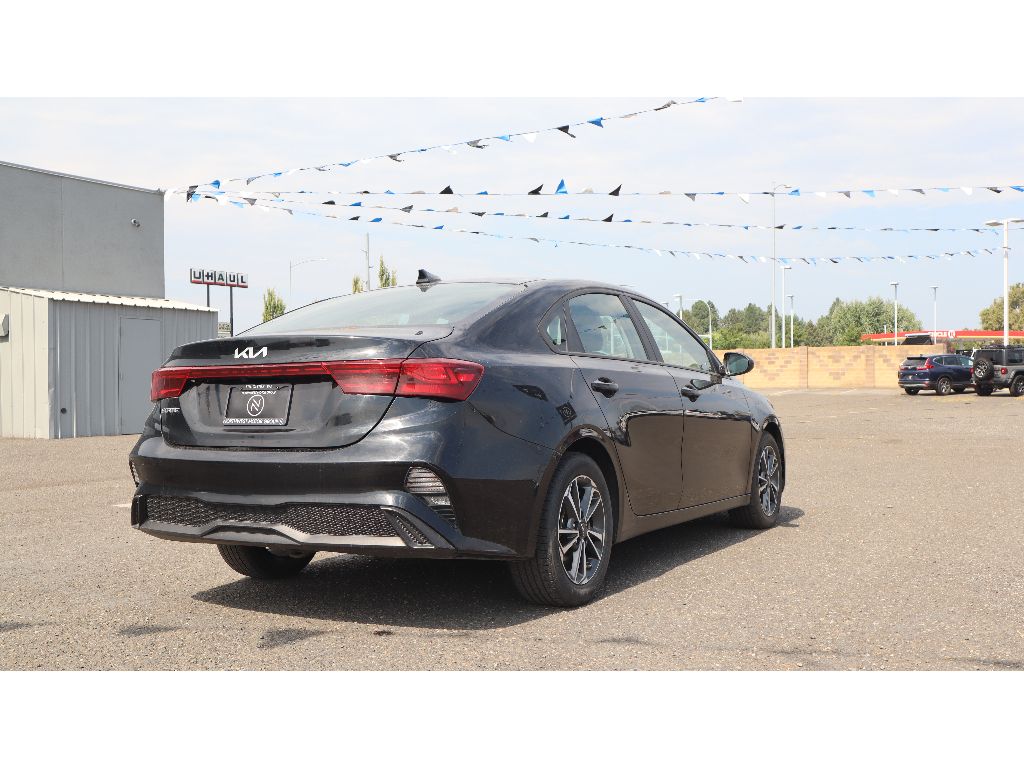 2023 Kia Forte LXS photo 7