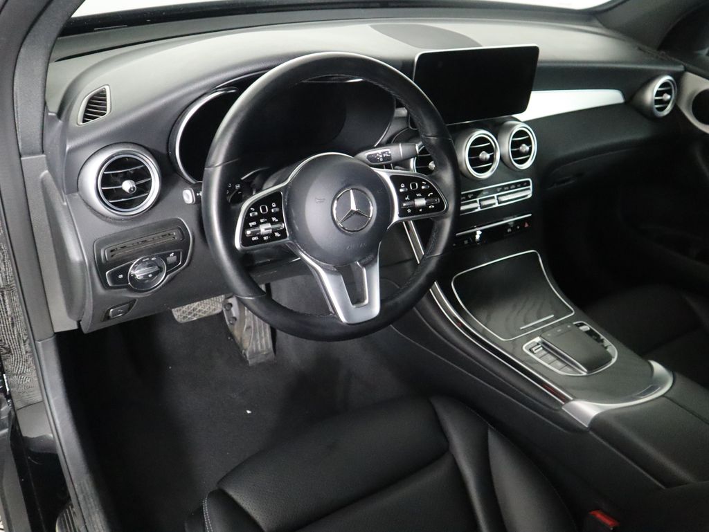 2022 Mercedes Benz GLC 300 S photo 9