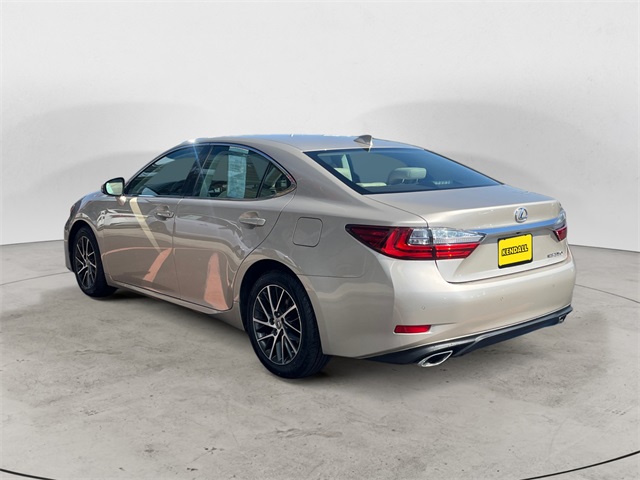 2017 Lexus ES 350 photo 2