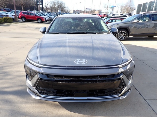 2025 Hyundai Sonata Hybrid SEL photo 8