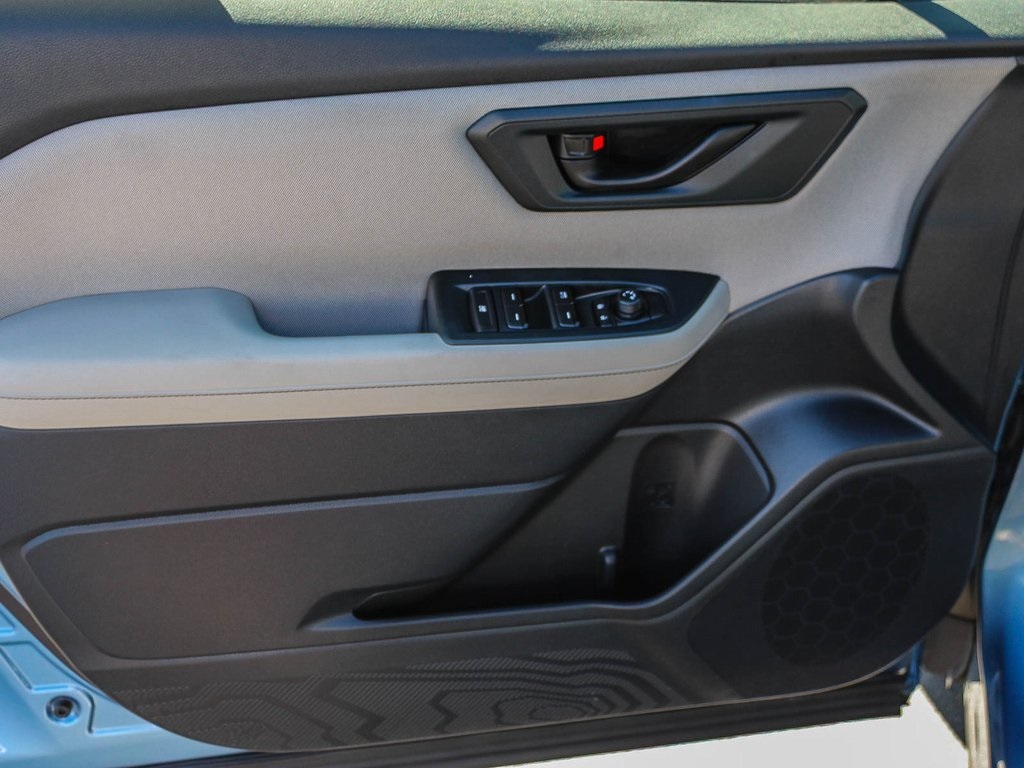 2025 Subaru Forester Base photo 17