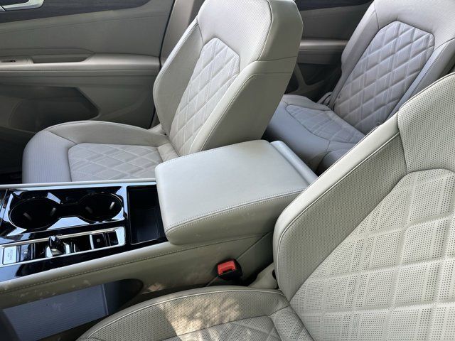 2026 Volkswagen Atlas SEL Premium R-Line photo 11